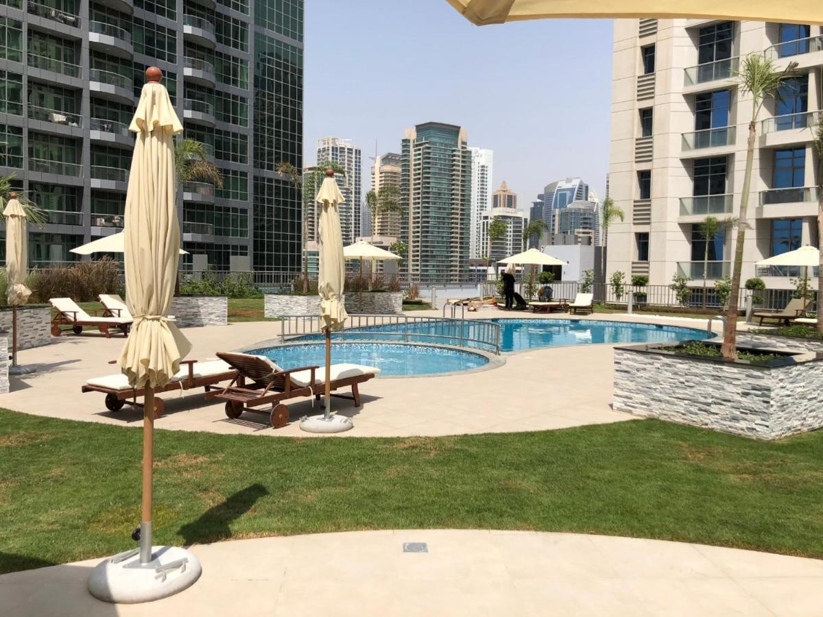 Villa With Private Huge Terrace Overlooking The Marina In A Unique Home Dubai Exterior photo